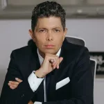 Abogado de inmigración Jorge Rivera, experto legal en Miami, FL